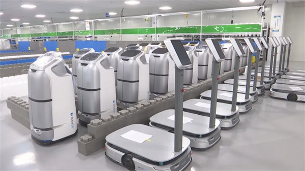 引領智能機器人產(chǎn)業(yè)創(chuàng)新發(fā)展 泰州擎朗榮獲科技創(chuàng)新先進單位